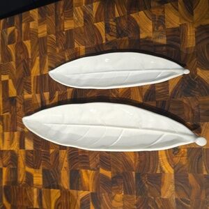 2pc Set - Gorgeous White Ceramic Leaf Trays